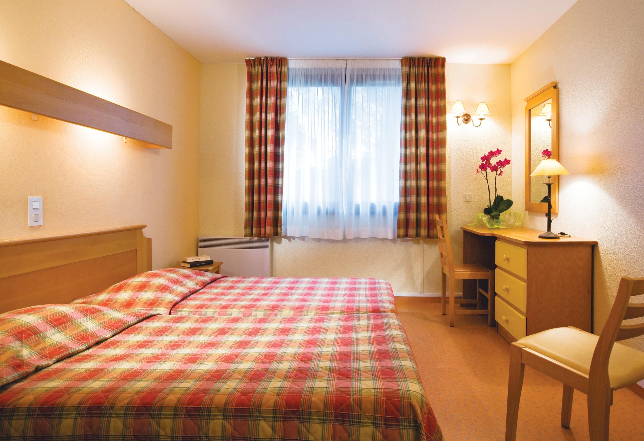 Club Vacances Bleues Domaine De Chateau Laval Gréoux-les-Bains Екстериор снимка