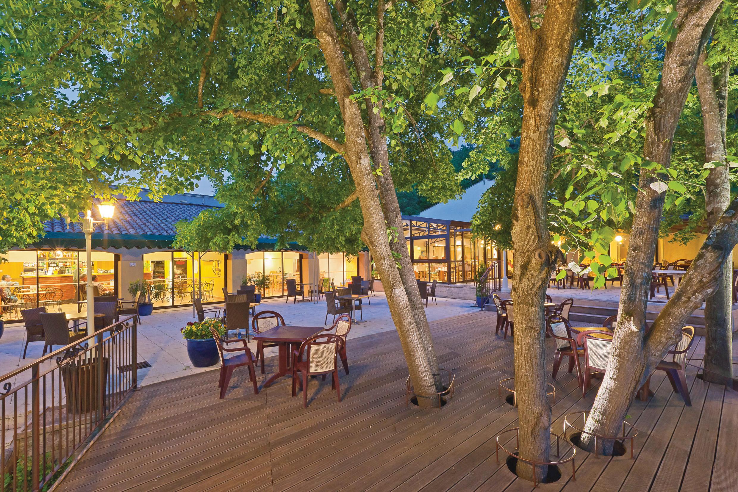 Club Vacances Bleues Domaine De Chateau Laval Gréoux-les-Bains Екстериор снимка