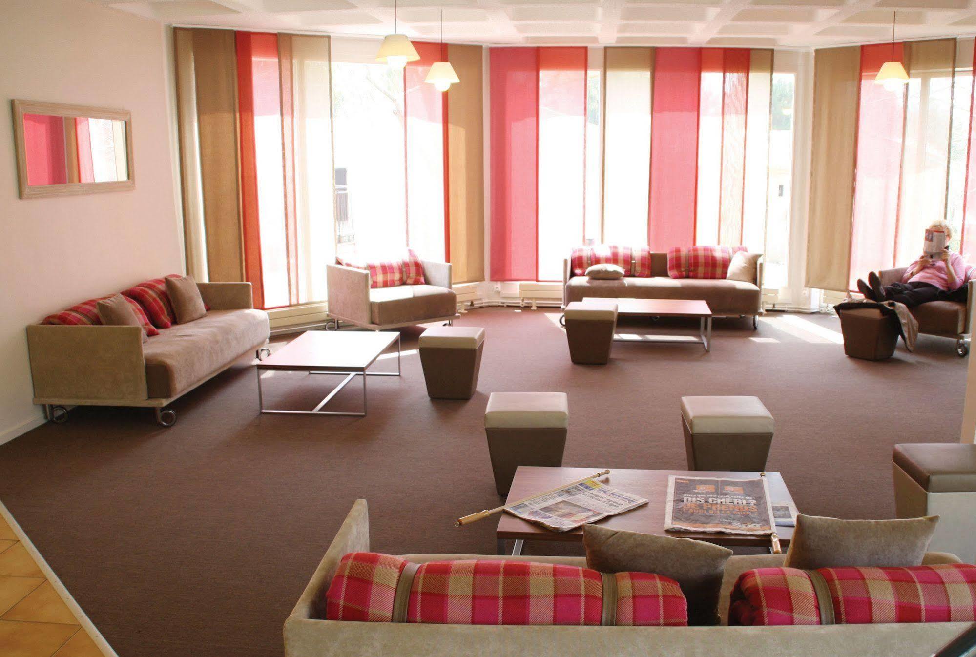 Club Vacances Bleues Domaine De Chateau Laval Gréoux-les-Bains Екстериор снимка
